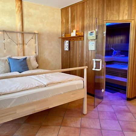 Private Spa Mit Sauna Und Whirlpool Schrozberg Exterior foto